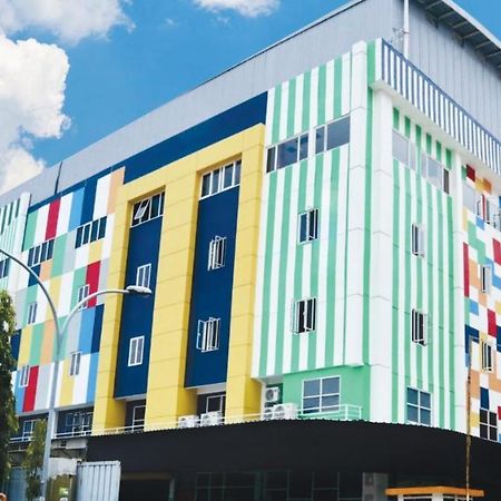 D'Carol Hotel スラバヤ エクステリア 写真
